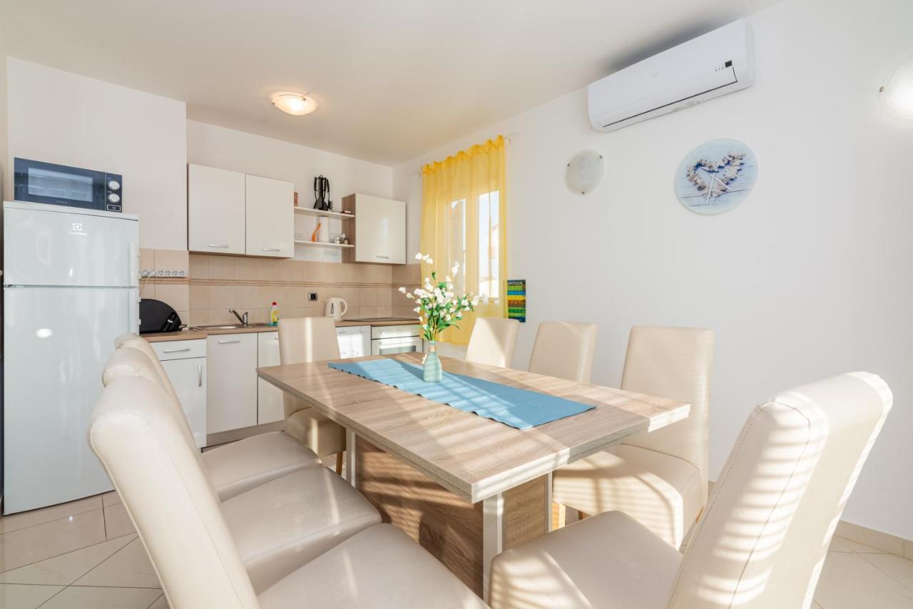 Apartment Mimoza 5, Baska, Krk Buitenkant foto