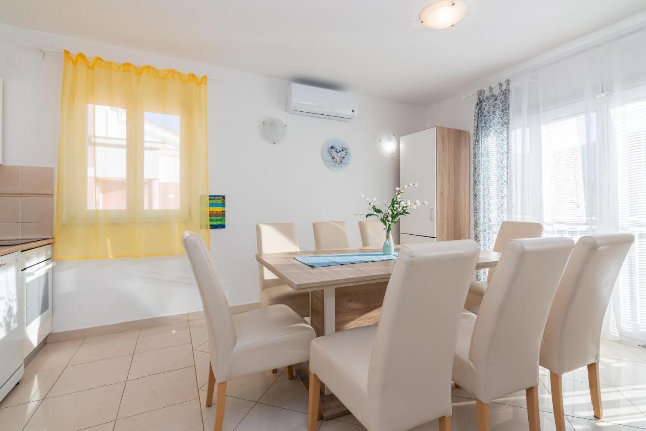 Apartment Mimoza 5, Baska, Krk Buitenkant foto