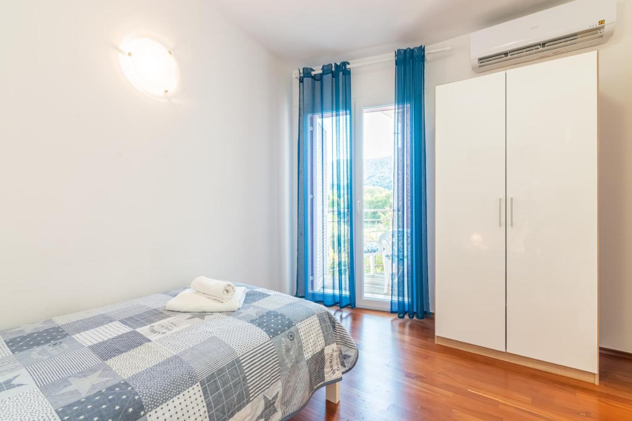 Apartment Mimoza 5, Baska, Krk Buitenkant foto