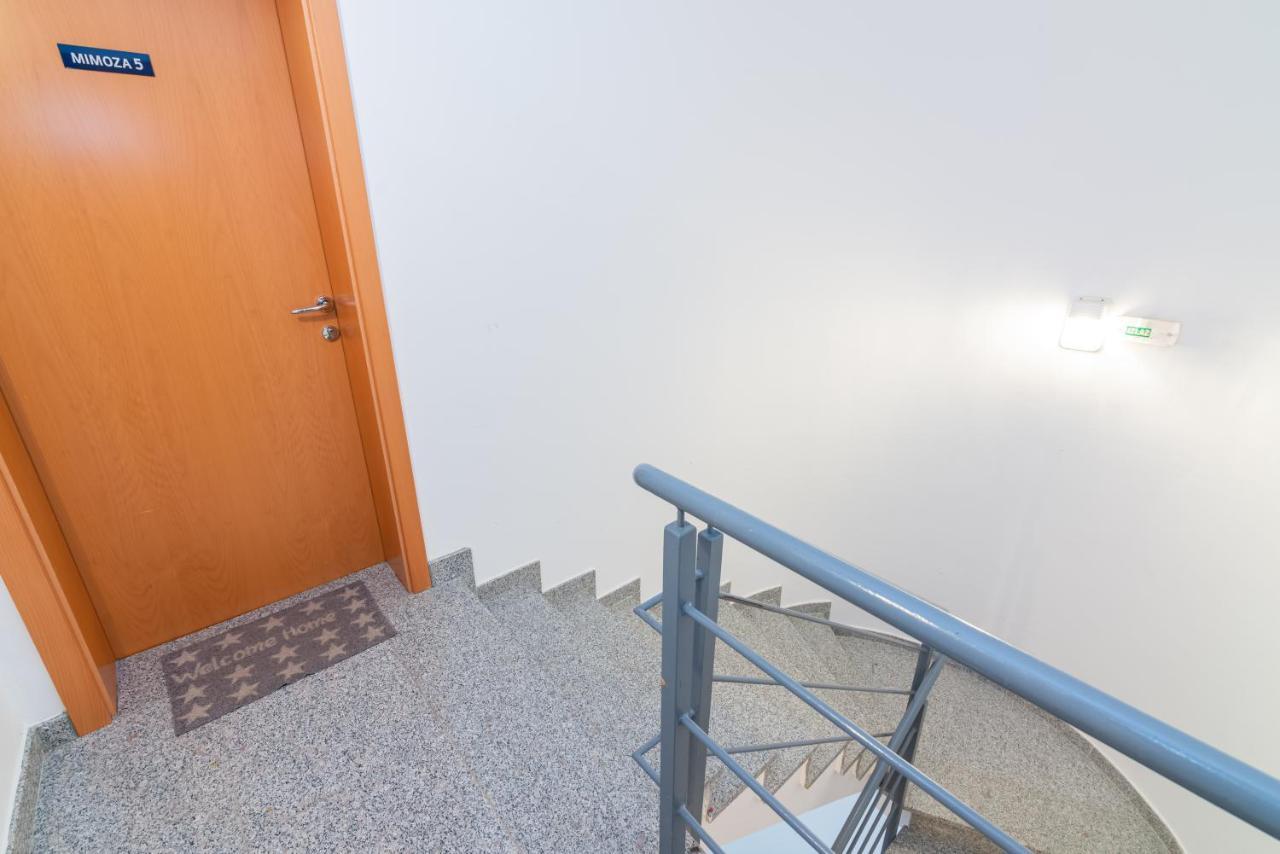 Apartment Mimoza 5, Baska, Krk Buitenkant foto