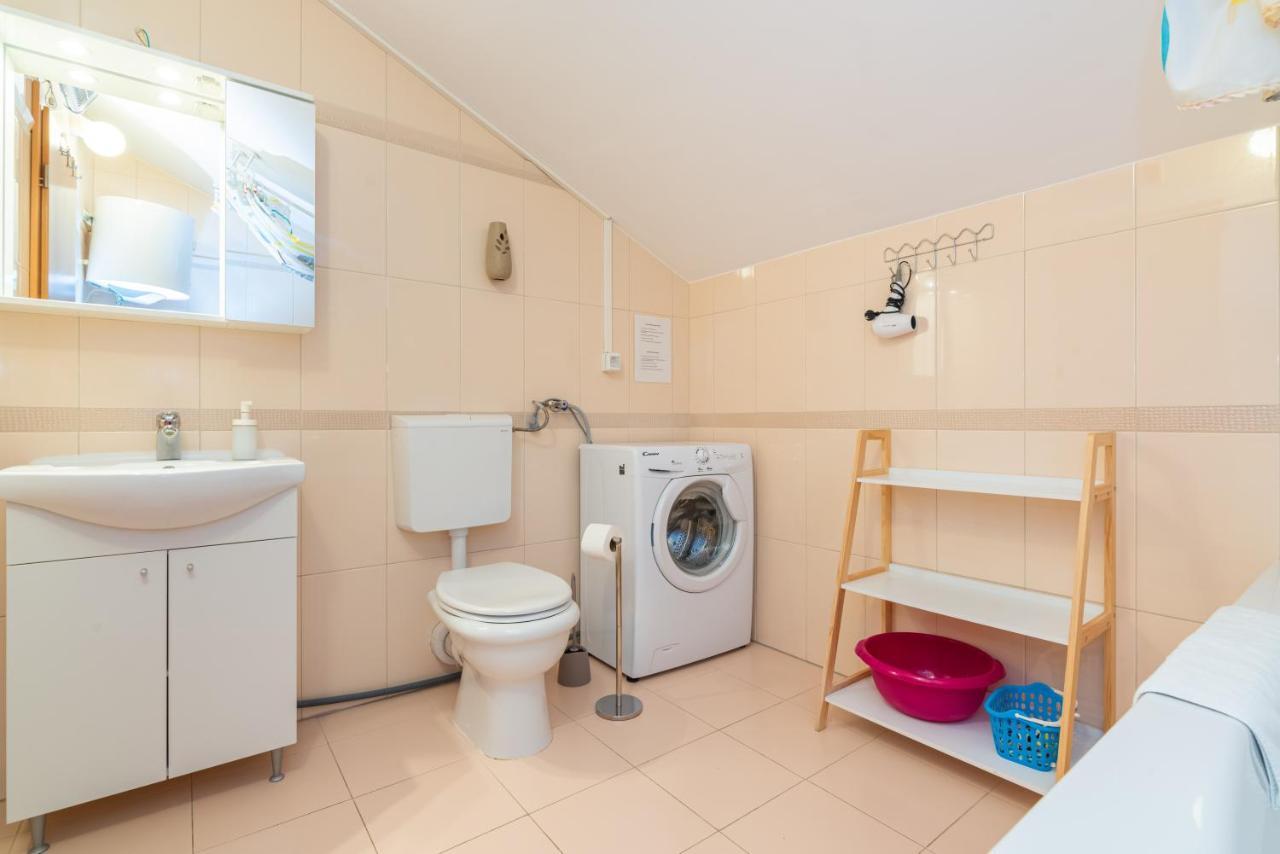 Apartment Mimoza 5, Baska, Krk Buitenkant foto