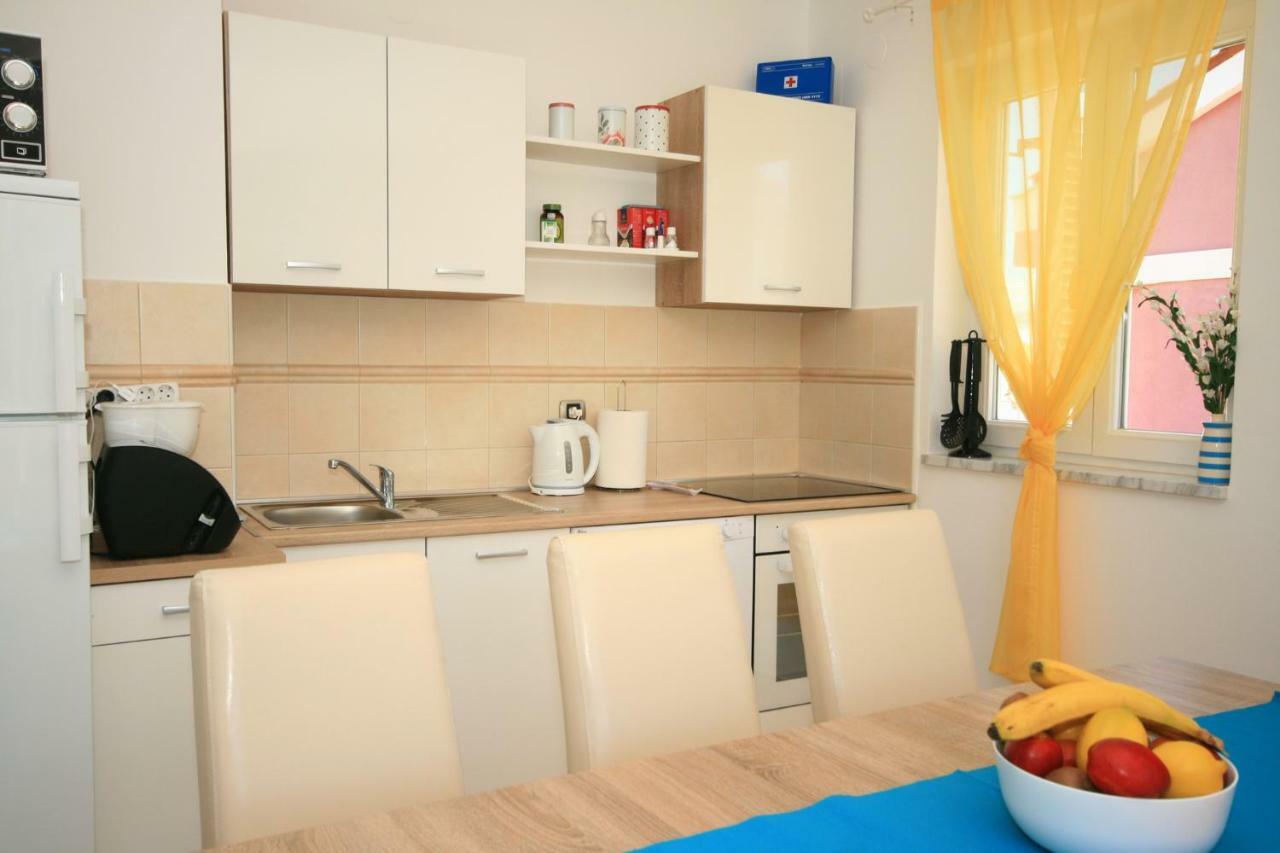 Apartment Mimoza 5, Baska, Krk Buitenkant foto