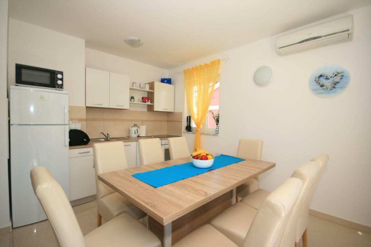 Apartment Mimoza 5, Baska, Krk Buitenkant foto